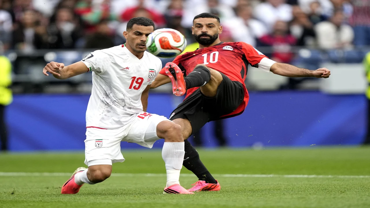 تفاصيل جديدة حول إصابة محمد صلاح ومشاركته ضد أستراليا بالمونديال